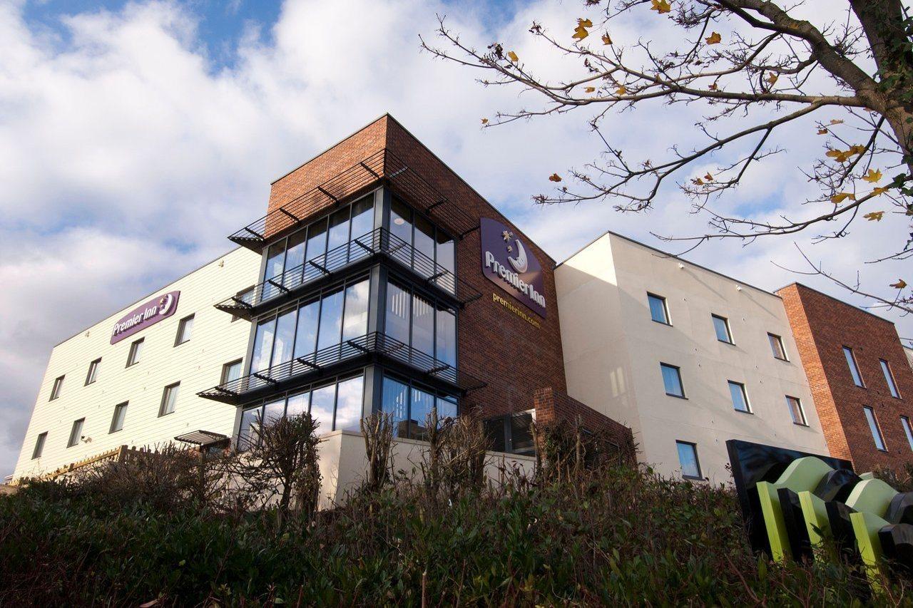 Premier Inn Эксетер Экстерьер фото