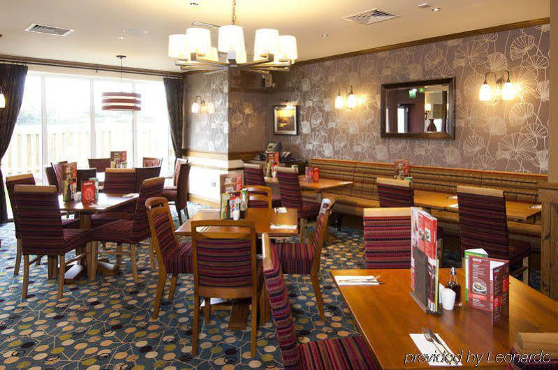 Premier Inn Эксетер Экстерьер фото
